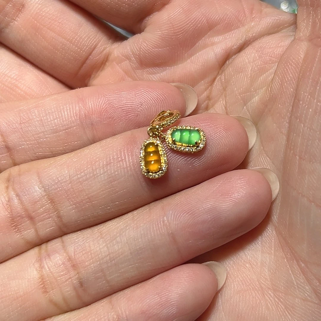 翡翠18K金镶嵌颈饰