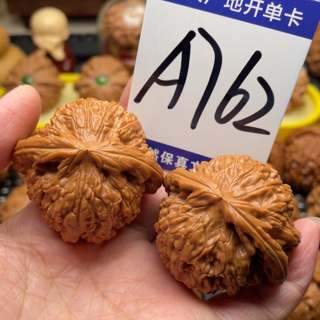 把件桃核白狮子43