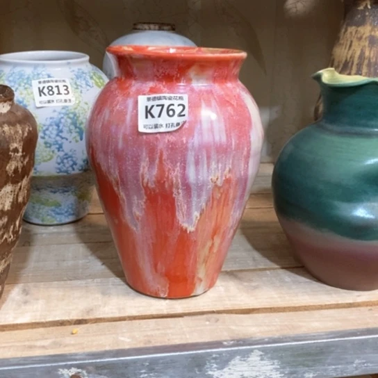 瓶景德镇陶瓷。景德镇陶瓷