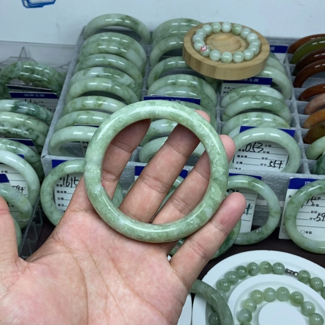 无***退蛇纹石玉未镶嵌手镯