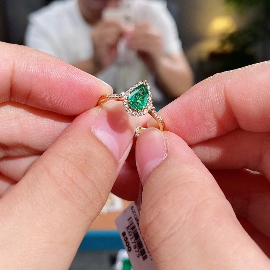 18K金镶嵌戒指祖母绿0.59ct