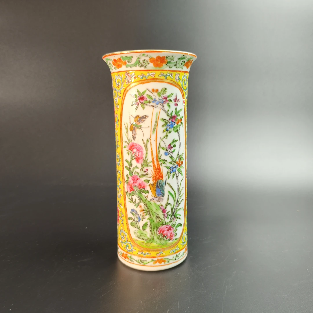 25081952清同治粉彩黄地开窗花鸟纹花插 高20.8cm