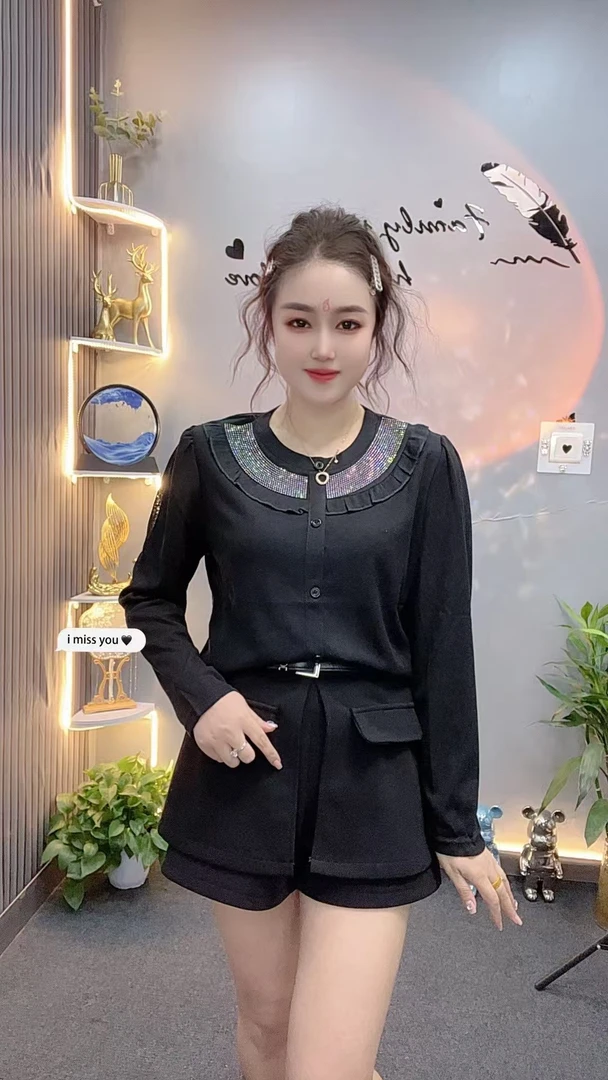 新款8018时尚烫钻花边圆领长袖T恤女洋气减龄百搭小个子上衣