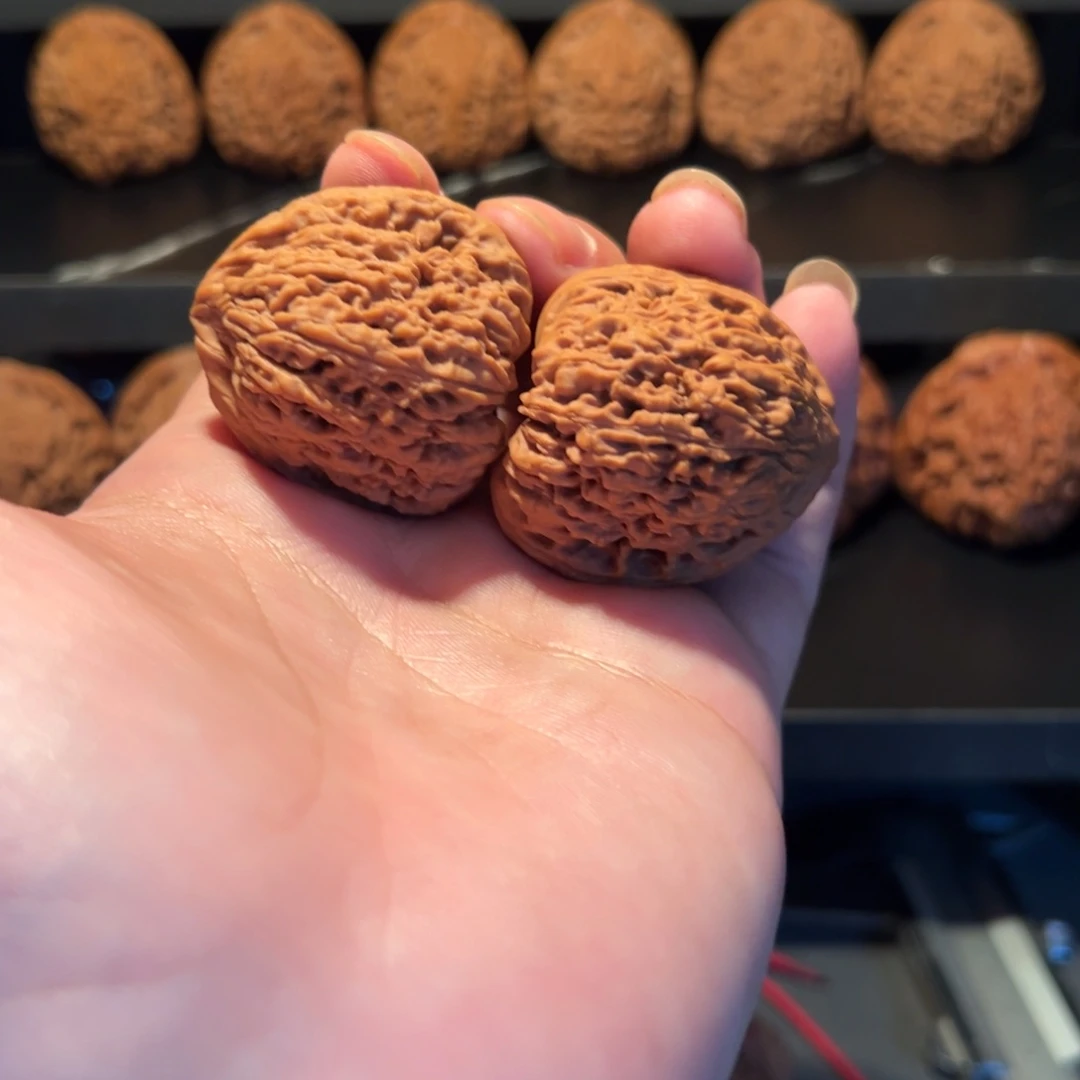 文玩核桃把件37三角拉丝南疆石（全品26