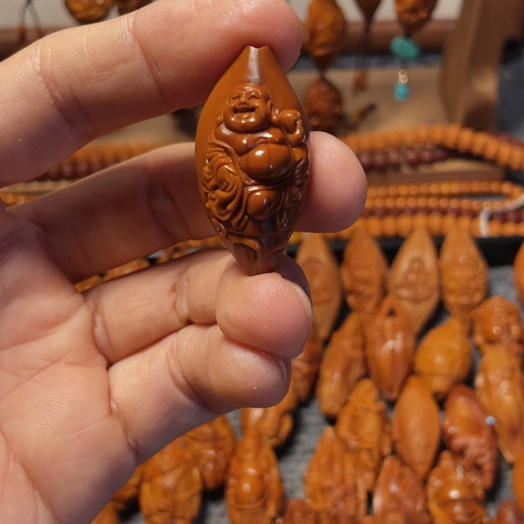 橄榄核吊坠鲨鱼背弥勒