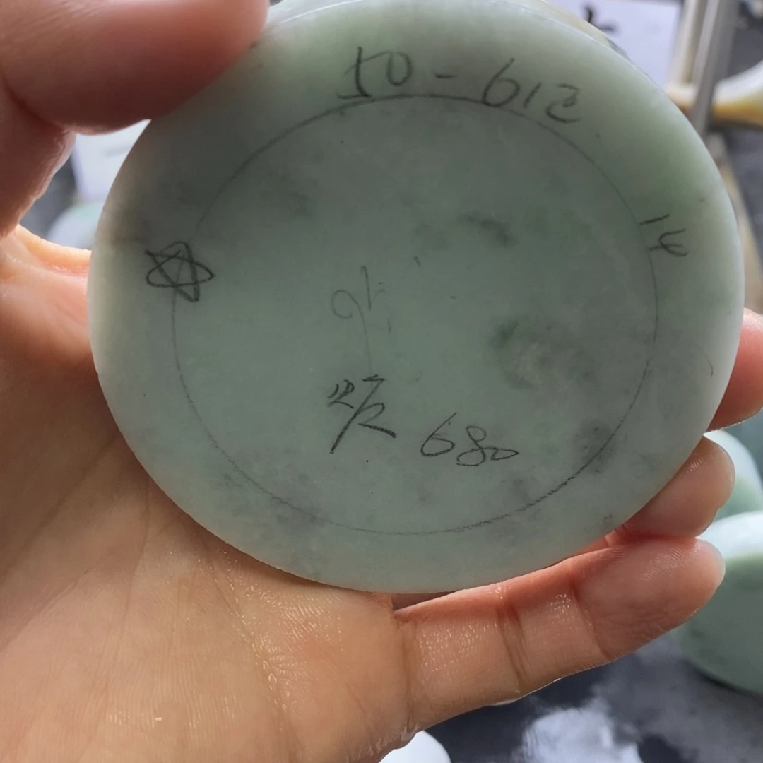 定制翡翠未镶嵌翡翠手镯