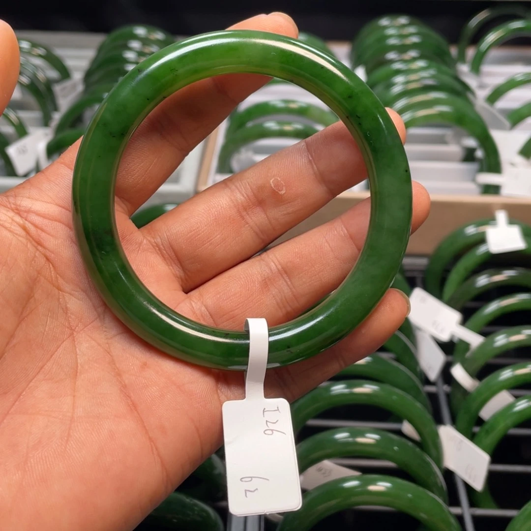 张***满和田玉（碧玉）手镯未镶嵌微瑕包容