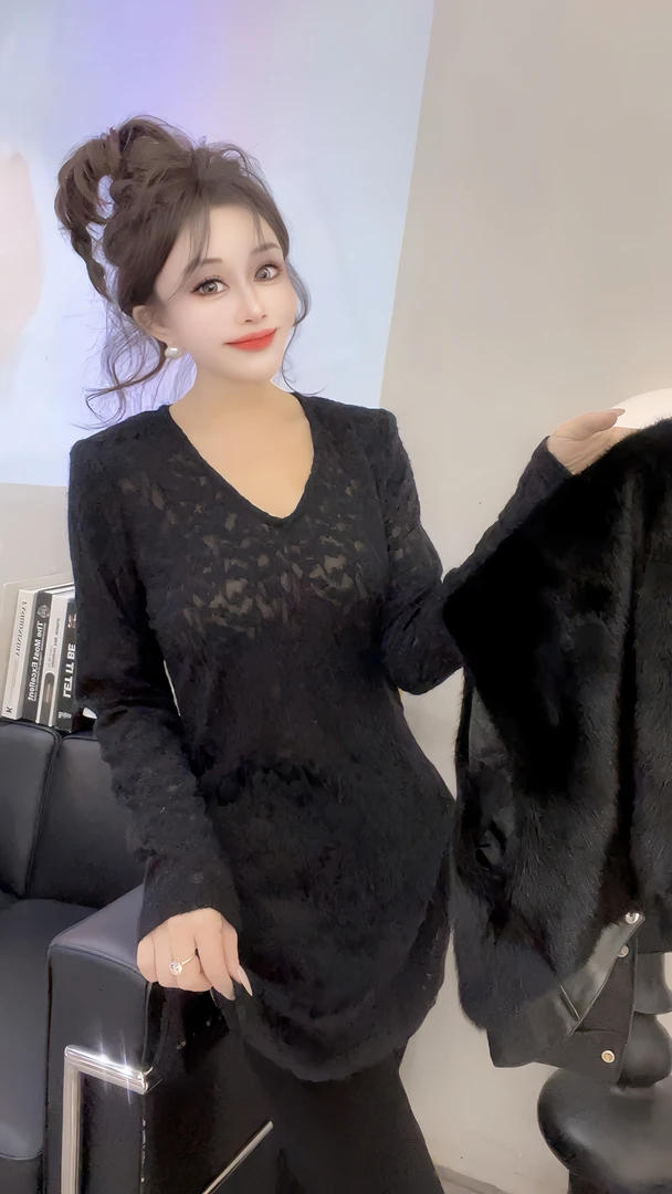 秋冬新款时尚气质宽松显瘦大码V领蕾丝长袖T恤打底百搭中长款上衣