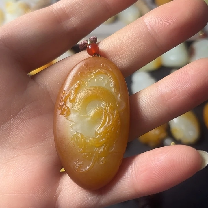 永***厂和田玉未镶嵌颈饰