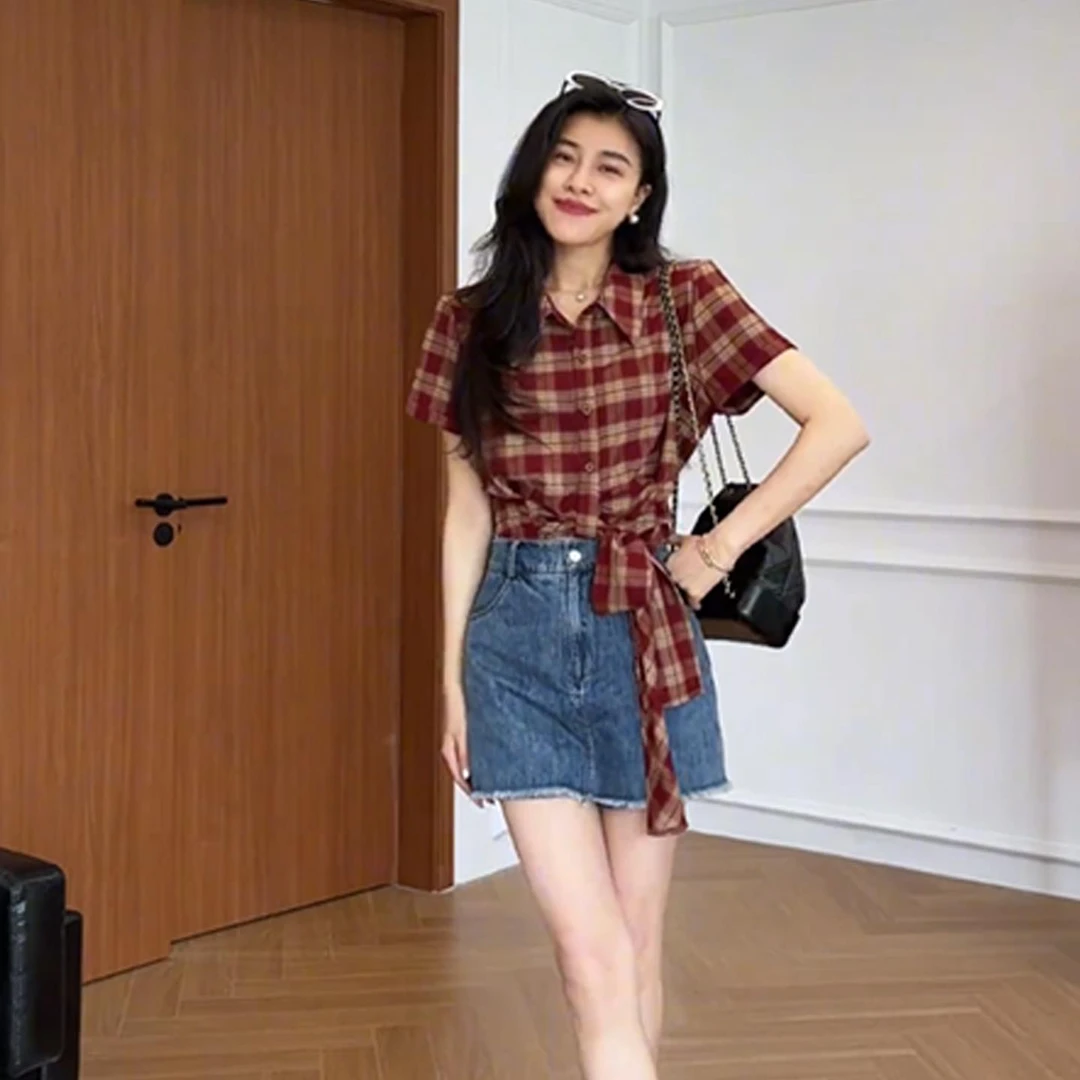 张阿星【复古港风】港风活力复古红格衬衫+牛仔半裙裤W425A08830