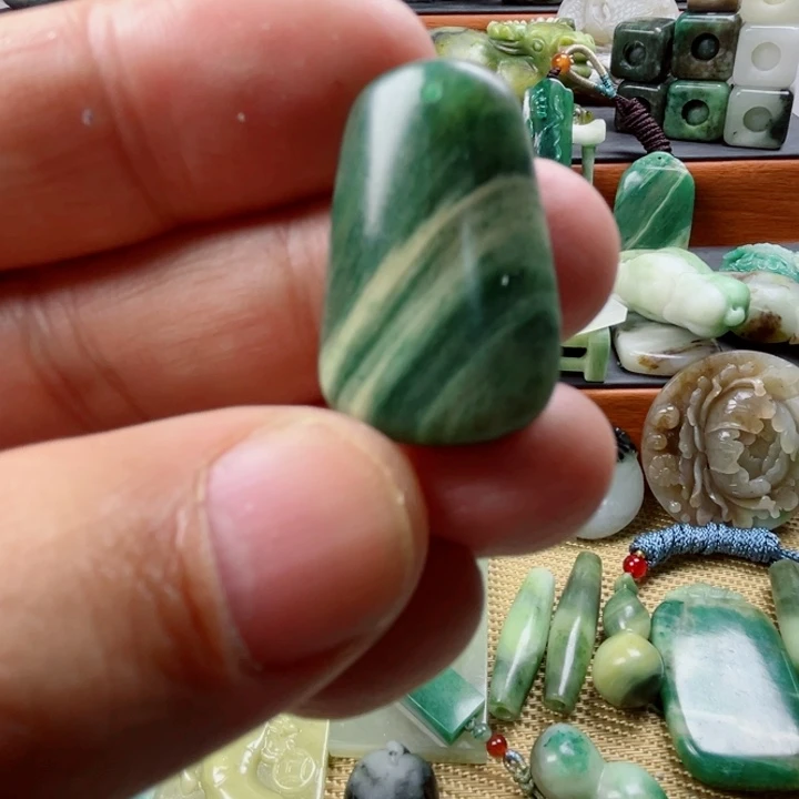 独山玉未镶嵌珠宝半成品