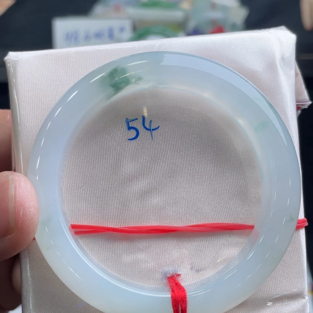 翡翠手镯未镶嵌翡翠手镯