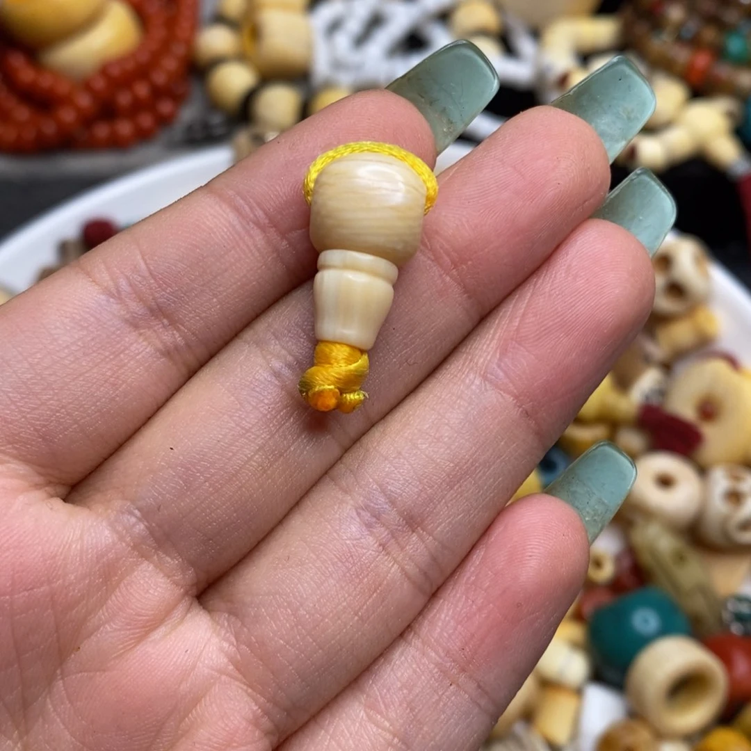特****某藏传文玩高白三通一个