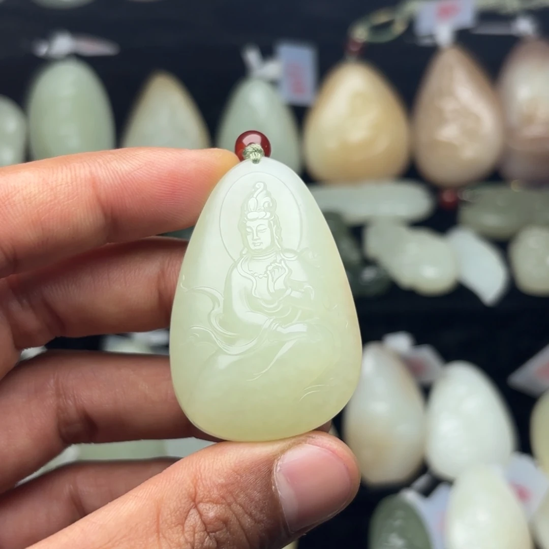 用***1和田玉未镶嵌颈饰