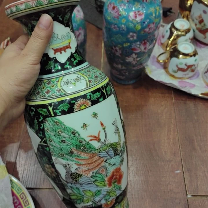 瓷古彩花瓶手绘一个高约31