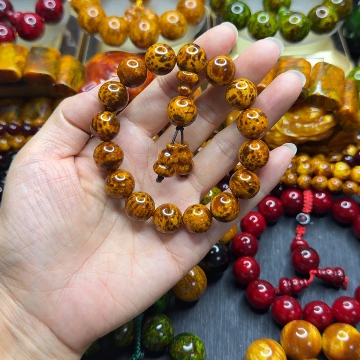 松木琥珀木文玩手串