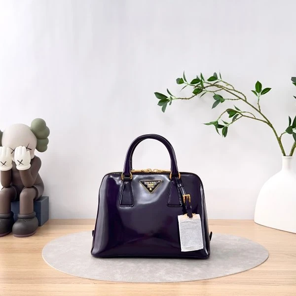 95新 Prada/普拉达 贝壳包/单肩包/7275