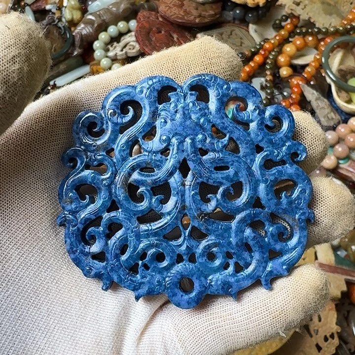 雨***虹和田玉未镶嵌挂件