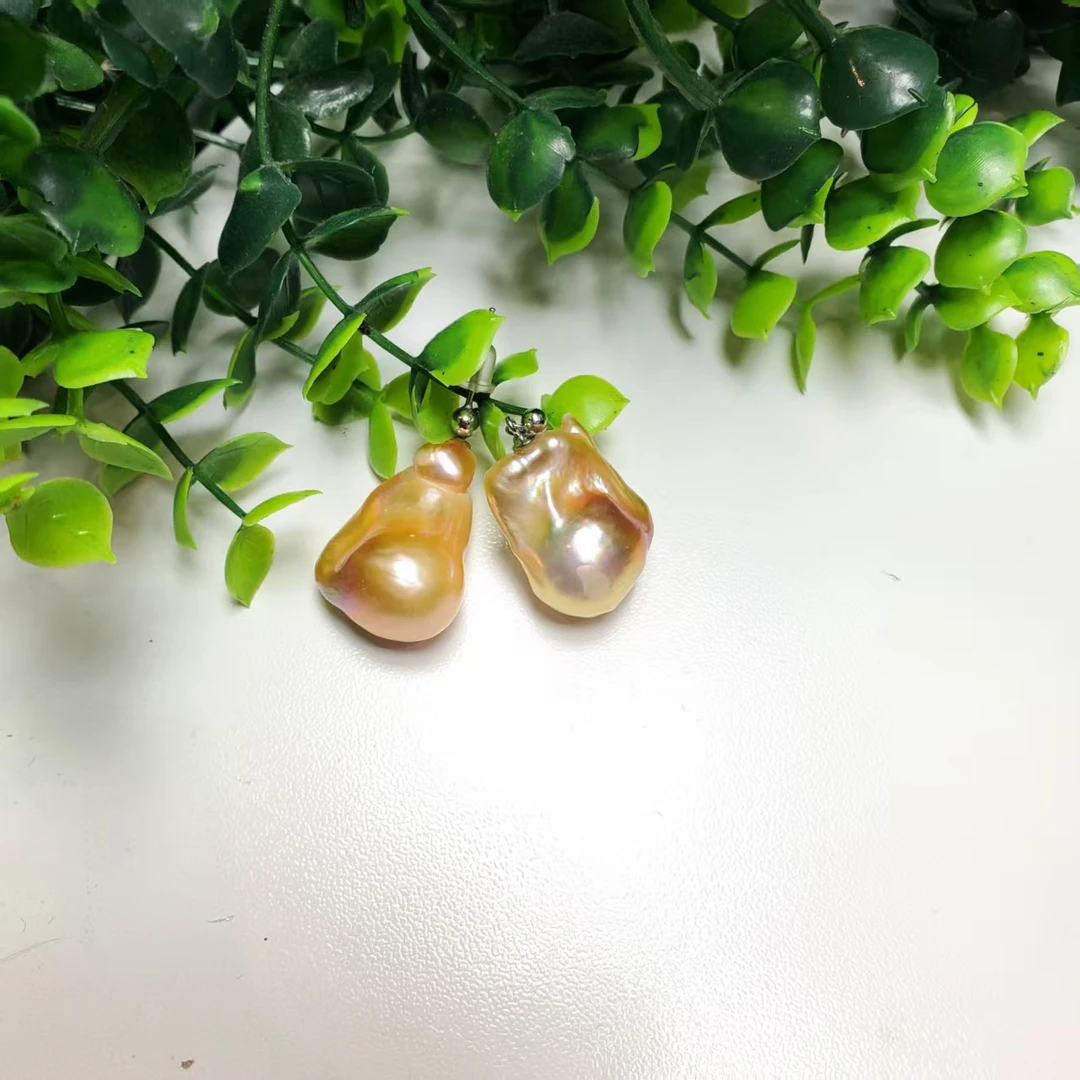 V63【赵小姐】时尚百搭红巴洛克珍珠耳钉+S925银多样式发其一