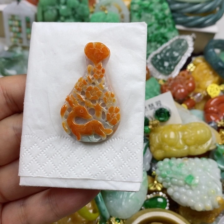 翡翠吊坠(不含链)未镶嵌