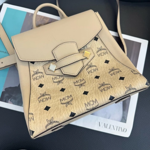 99新 MCM 大麦中古/mcm米色双肩包