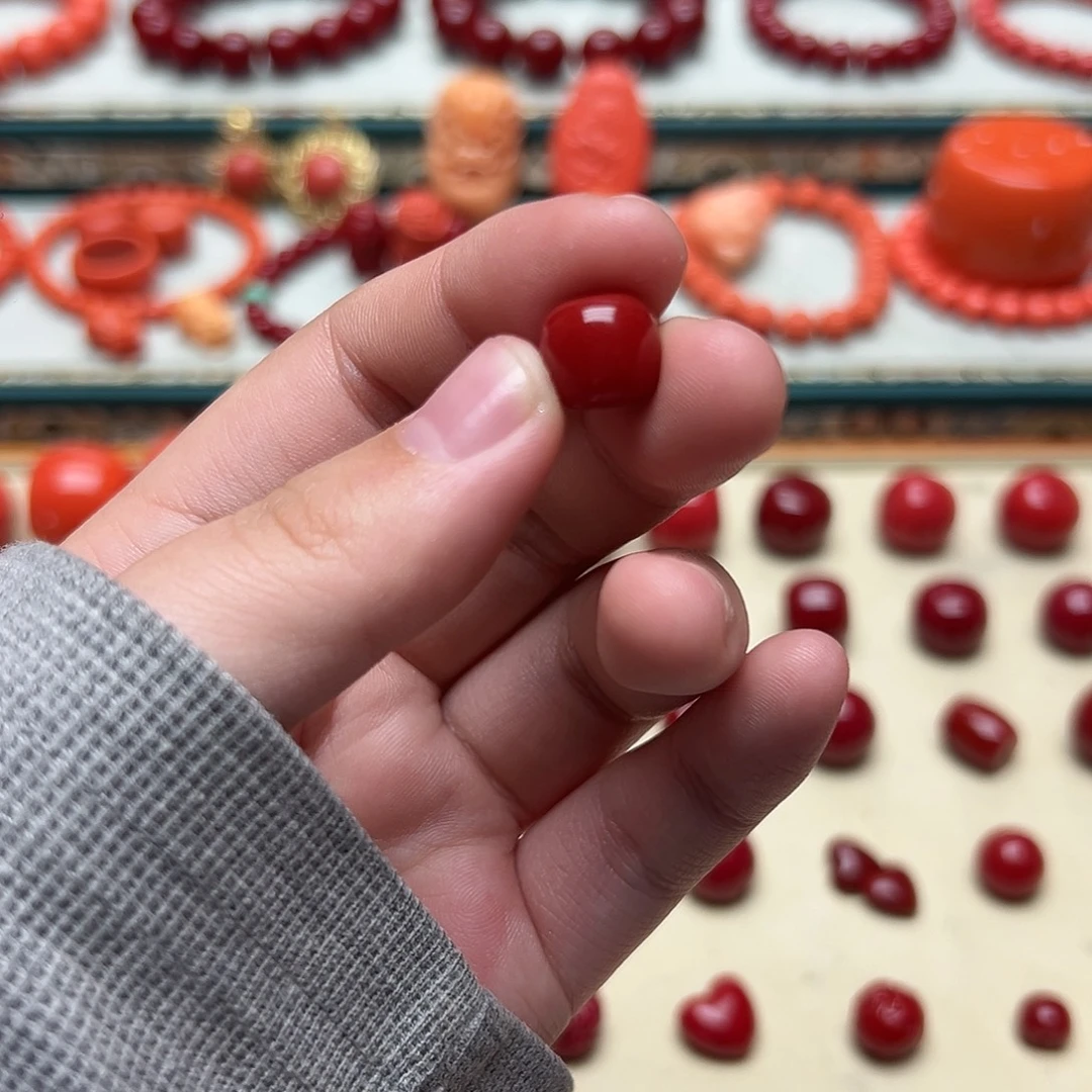 一个11mm的红色单住一个颗