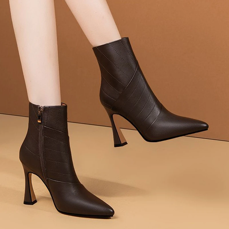 TCZE短靴女2025秋冬新款复古尖头情侣侧拉链瘦瘦靴粗跟高跟鞋加绒