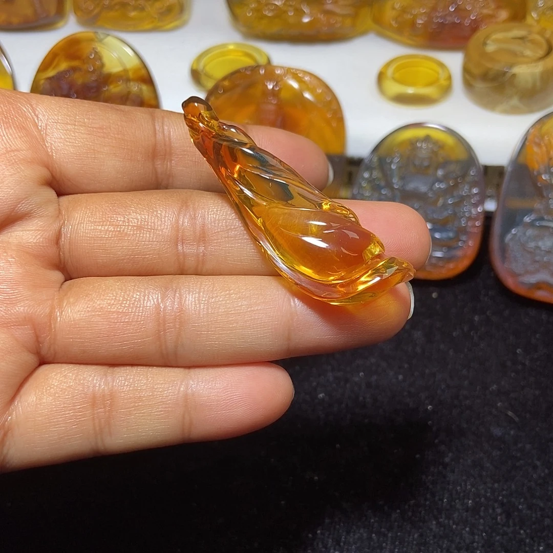 琥珀未镶嵌颈饰缅甸天然琥珀吊坠