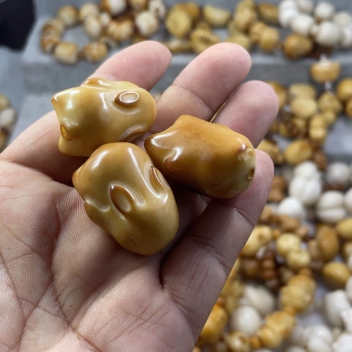 夏***、菩提根/象牙果吊坠全品象牙果兔子三颗