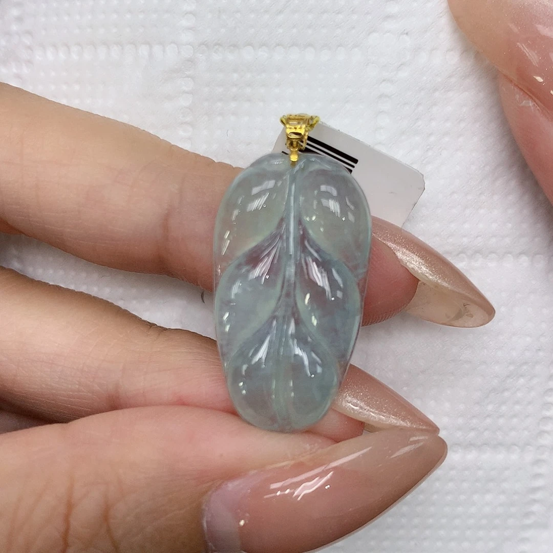 颈饰18K金镶嵌翡翠