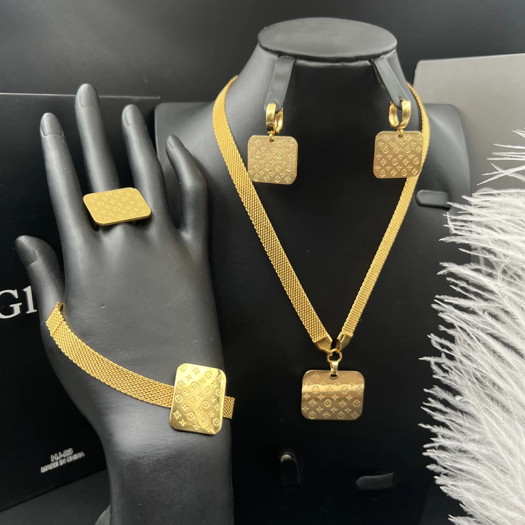 钛钢项链 Xyuer立体四叶花个性款四件套套装