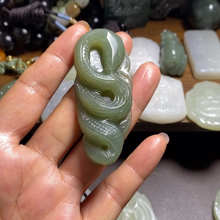 颈饰未镶嵌和田玉