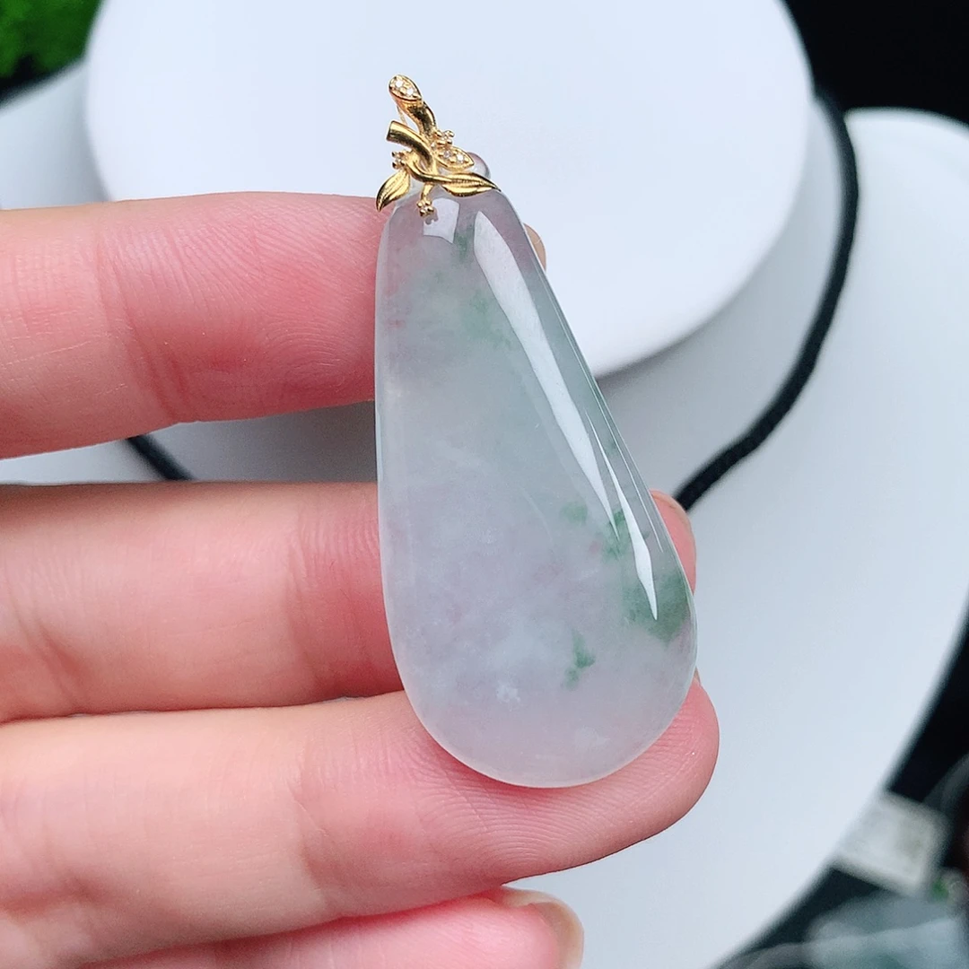 翡翠18K金镶嵌颈饰福瓜