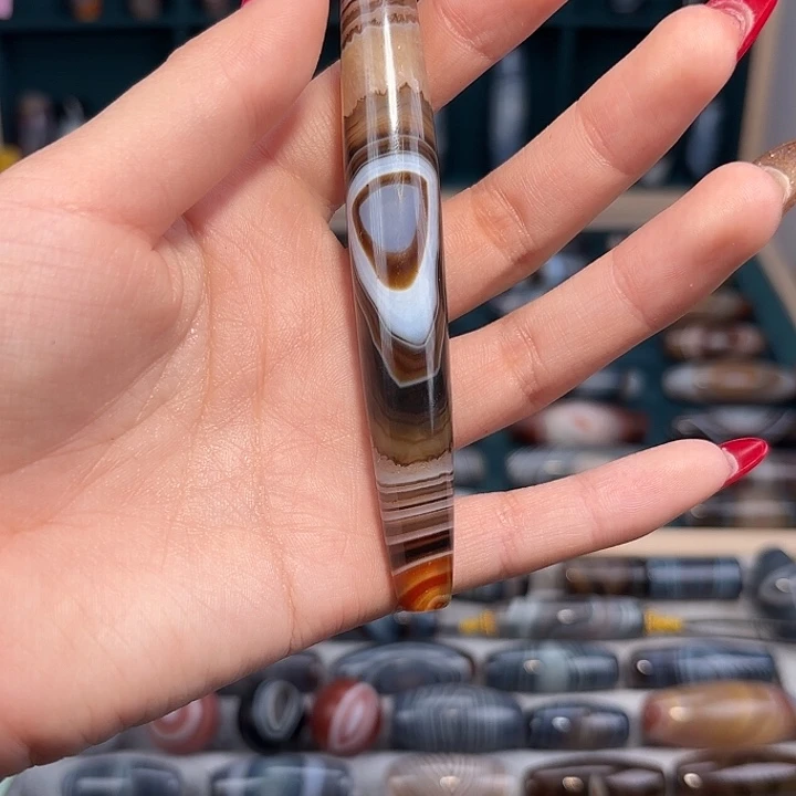 橡***人玛瑙/玉髓合金珠宝奇石