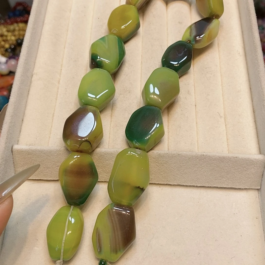 散珠玛瑙/玉髓玛瑙一条