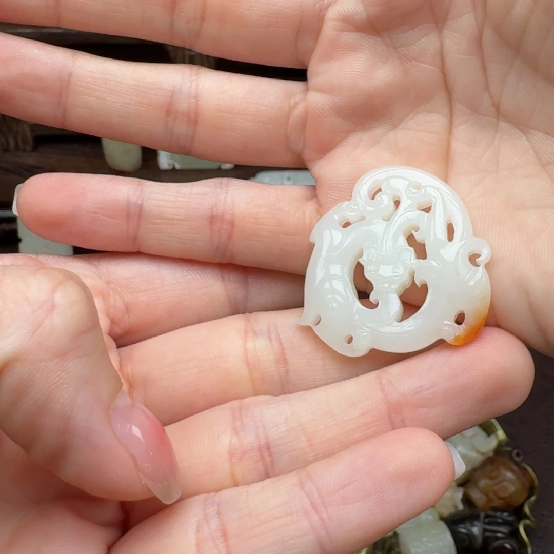 和田玉颈饰未镶嵌陈**'