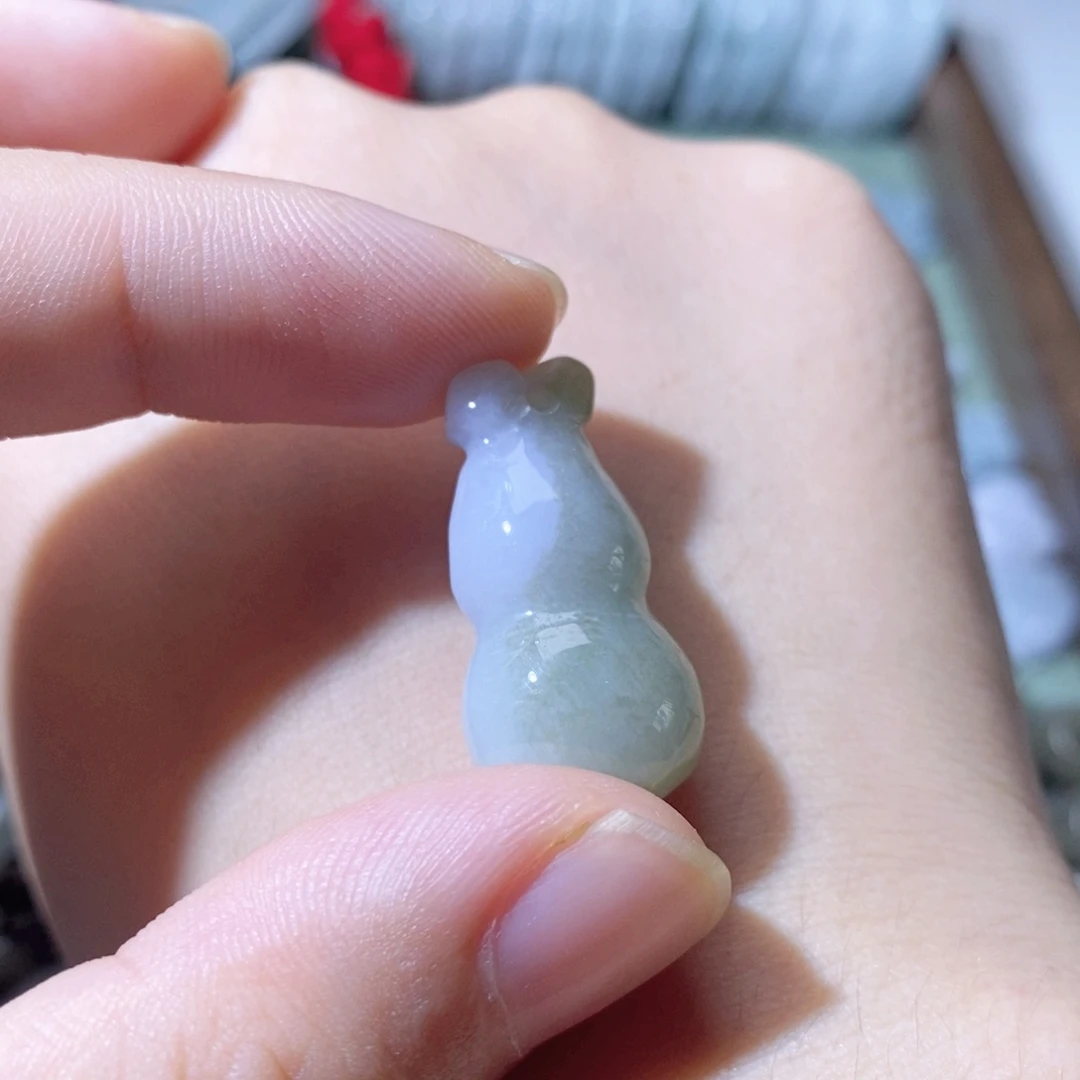 翡翠未镶嵌颈饰好