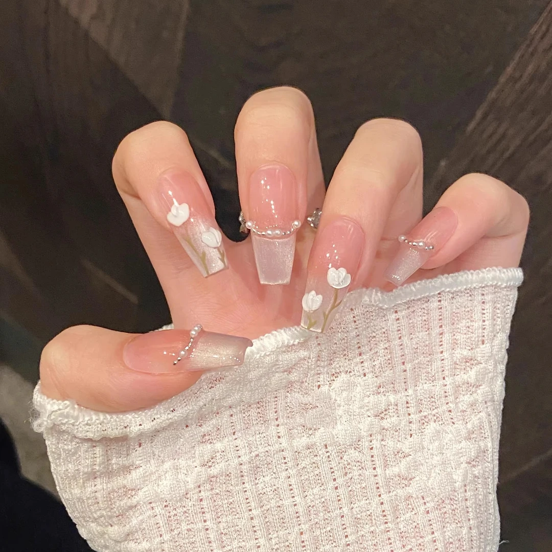 粉嫩郁金香猫眼显白纯手工穿戴甲甜美气质简约美甲片