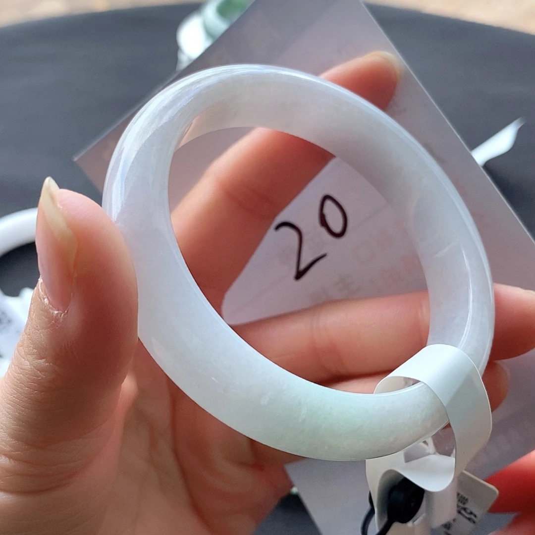 翡翠未镶嵌手镯59.8圈口手镯