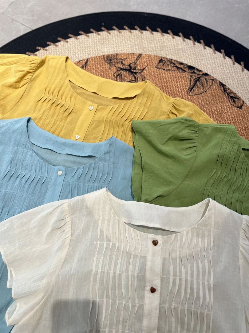 韩系夏季褶皱风琴圆领爱心扣荷叶袖小衫衬衫上衣【落花】