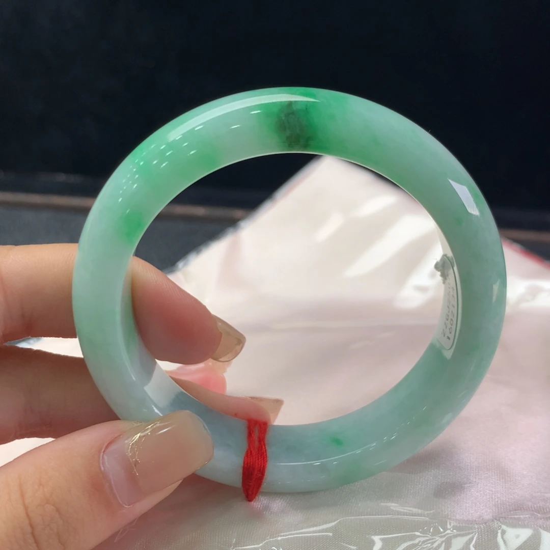 翡翠未镶嵌手镯缅甸A货翡翠 绿底辣绿53 54