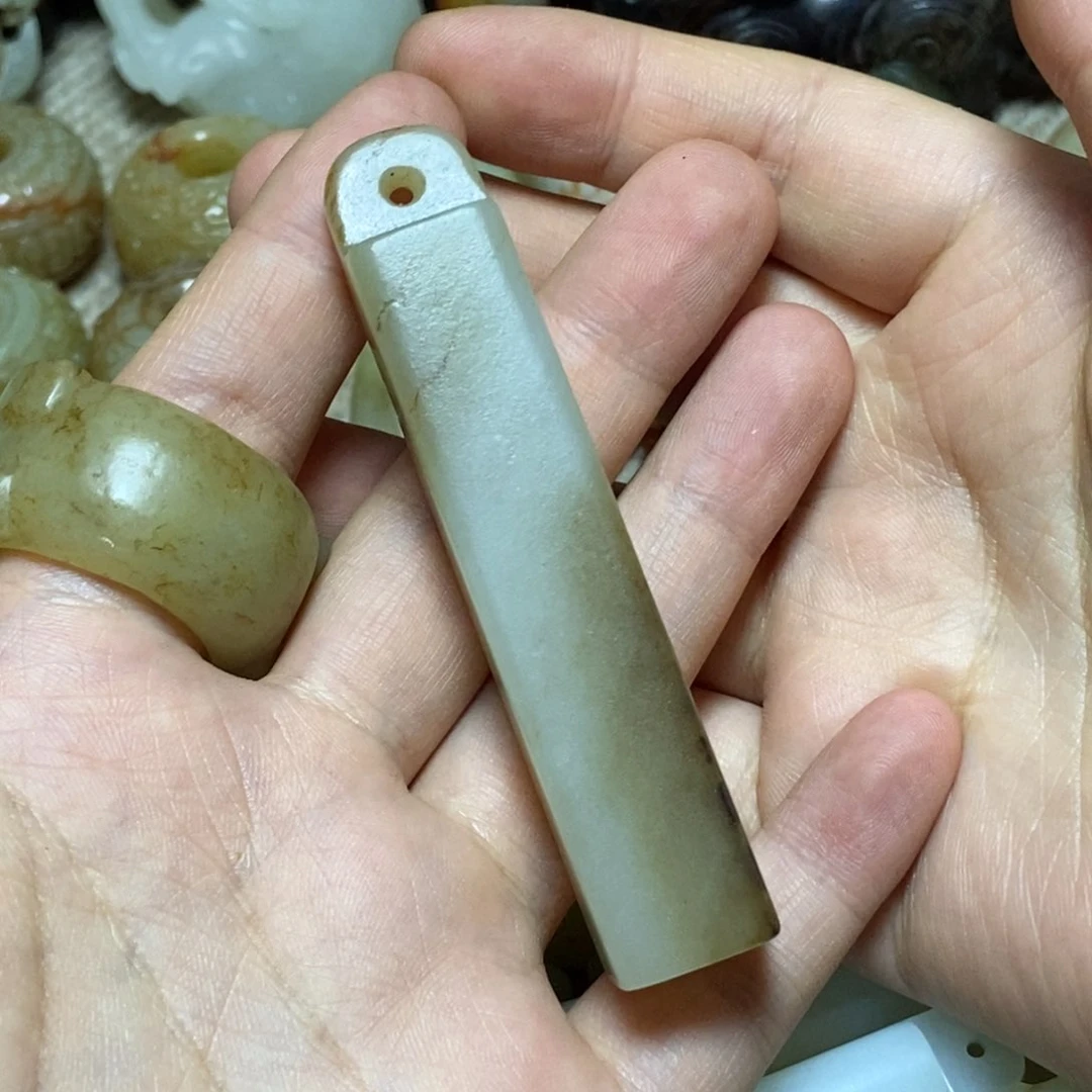 和田玉未镶嵌挂件厚**缘