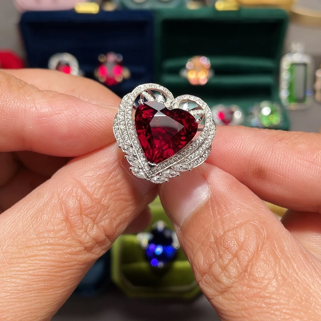18K金镶嵌碧玺戒指8.85ct