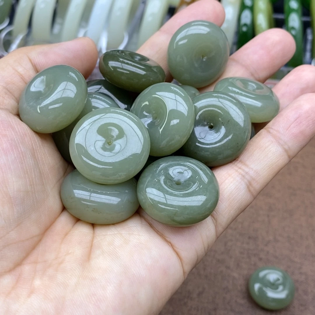 和田玉未镶嵌吊坠(不含链)