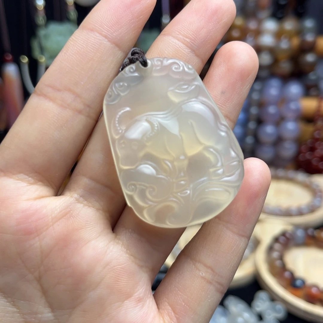 玛瑙/玉髓未镶嵌吊坠(赠链)