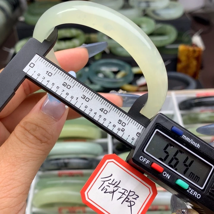 蛇纹石玉未镶嵌手镯844