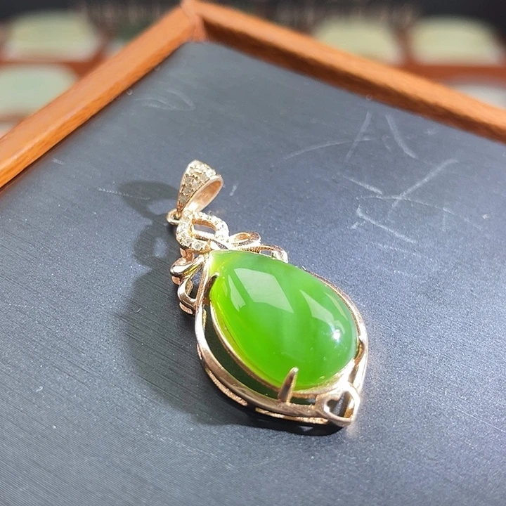 和田玉（碧玉）颈饰银S925镶嵌冰阳绿