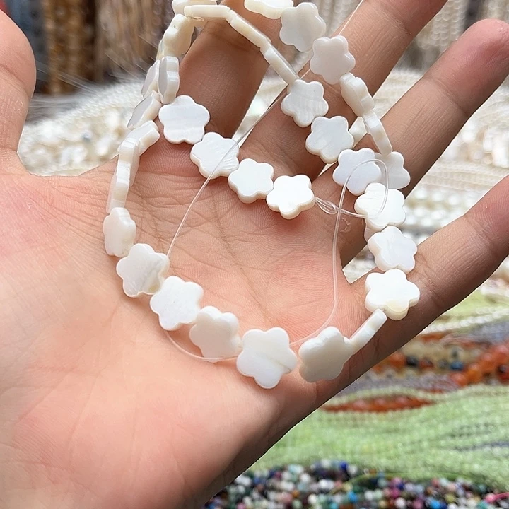 未镶嵌玛瑙/玉髓珠宝半成品一条10.5mm左右白贝梅花