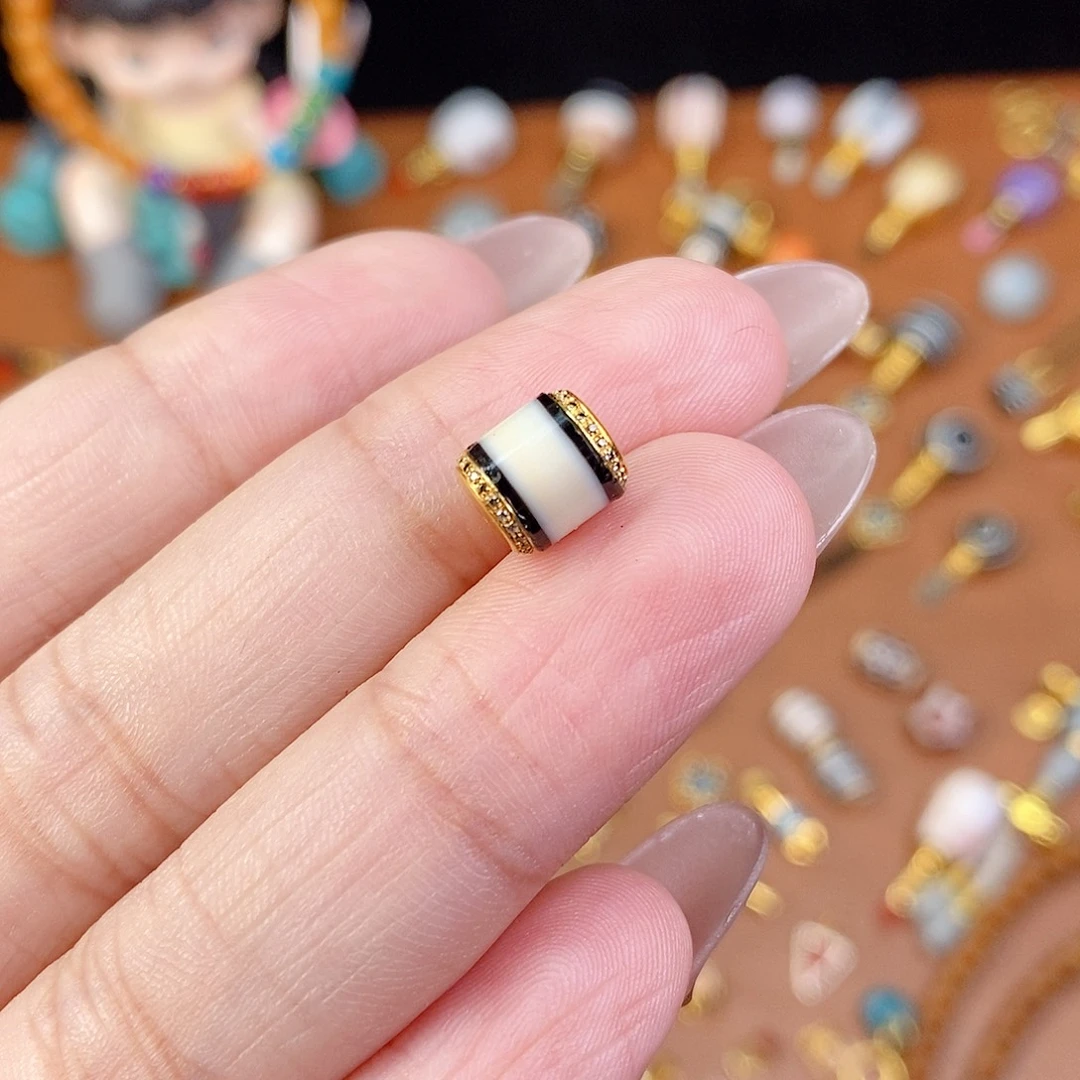 18K金镶嵌颈饰玛瑙/玉髓6.8mm