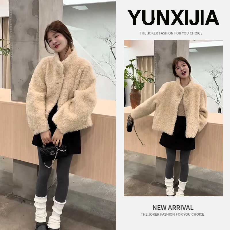 秋冬2025韩系穿搭单排扣宽松型短款外套毛绒上衣紧身鲨鱼裤两件套